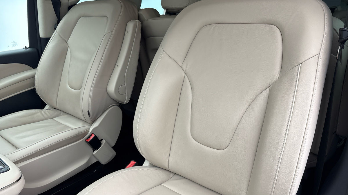 Mercedes-Benz V Class Image 7