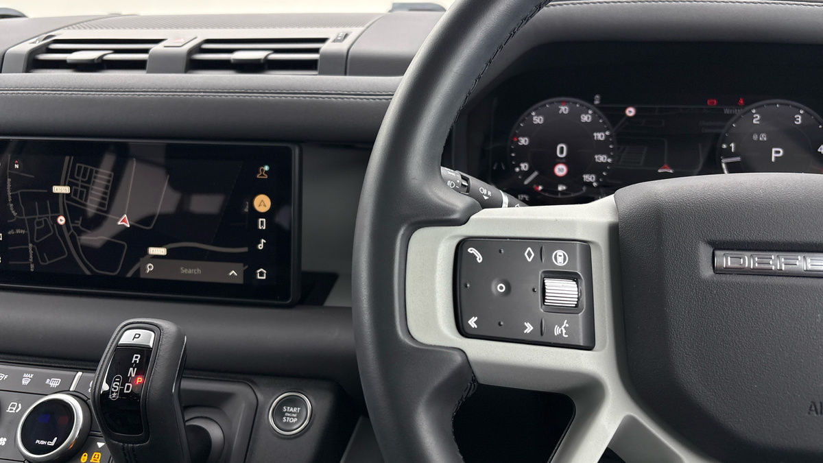 Land Rover Defender 110 Urban Image 13