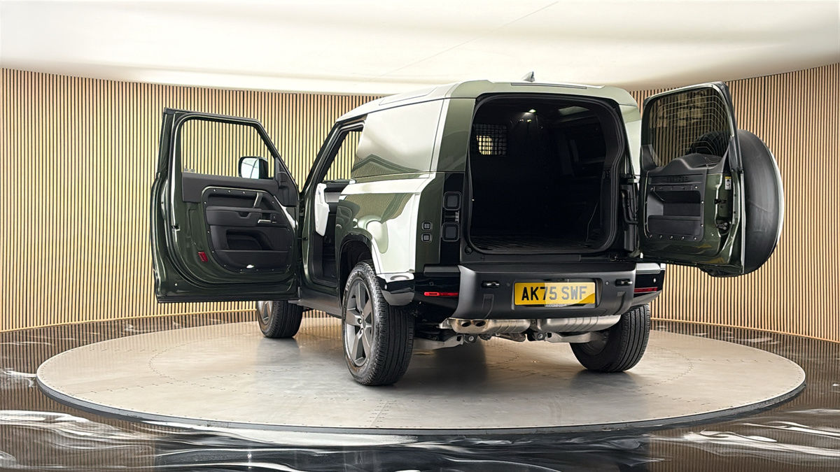More views of Land Rover Defender 90