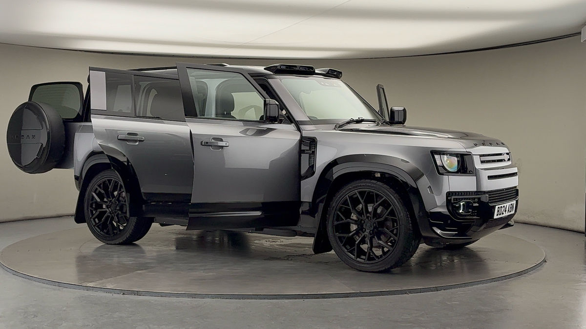 More views of Land Rover Defender 110