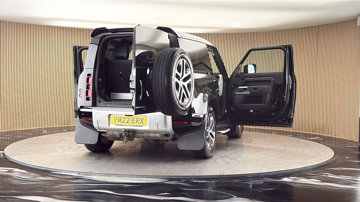 More views of Land Rover Defender 90