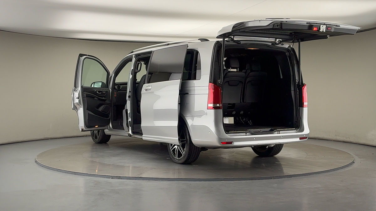 Mercedes-Benz V Class Image 35