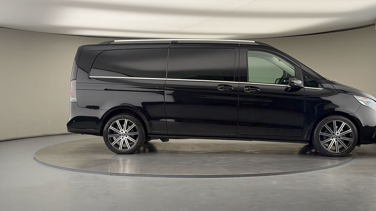 Mercedes-Benz V Class Image 16