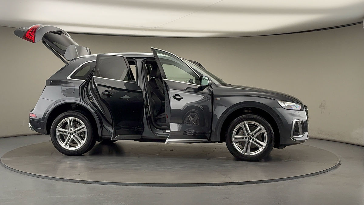 More views of Audi Q5