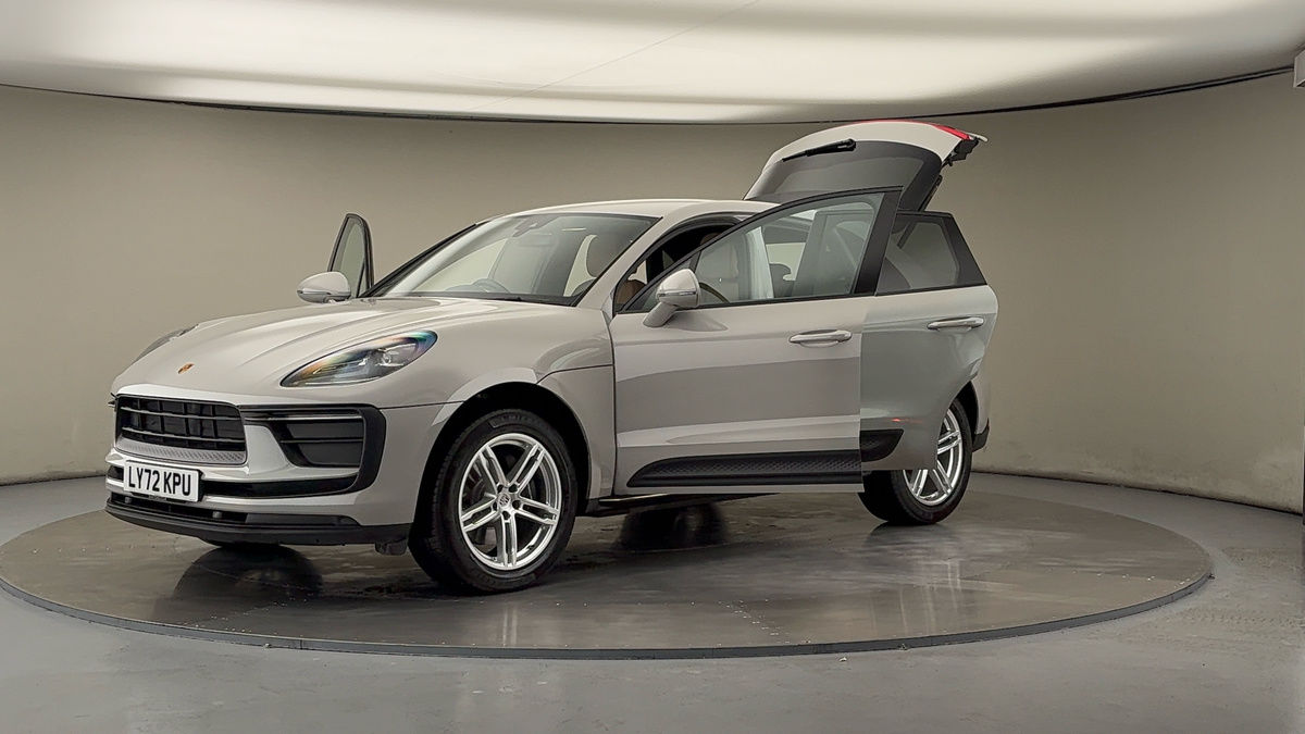 Porsche Macan Image 22