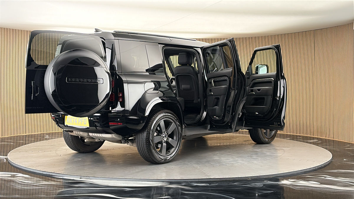 More views of Land Rover Defender 110