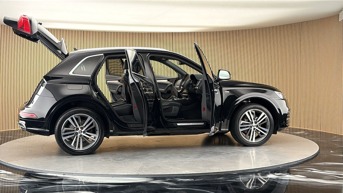 More views of Audi Q5