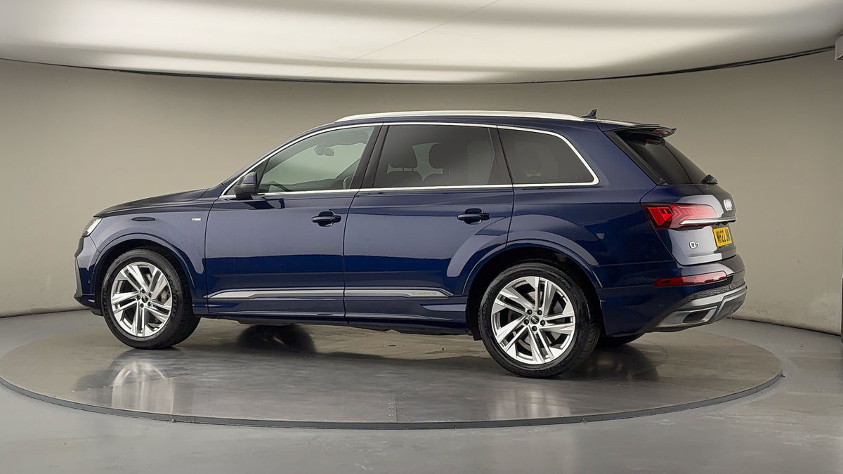 More views of Audi Q7