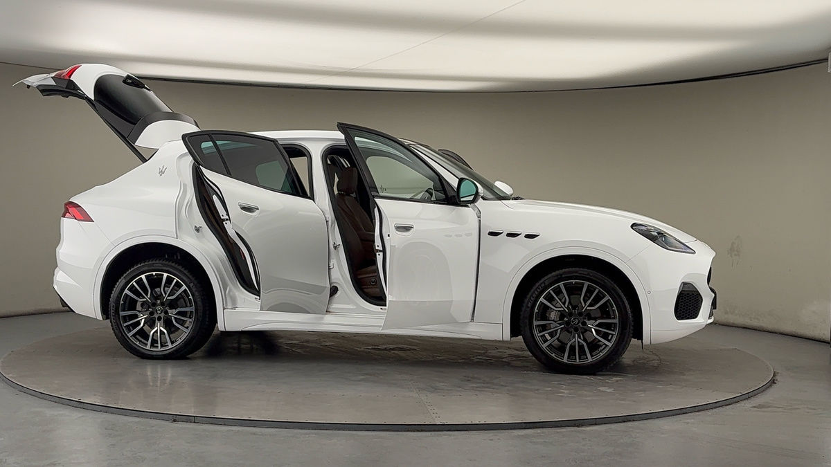 More views of Maserati Grecale