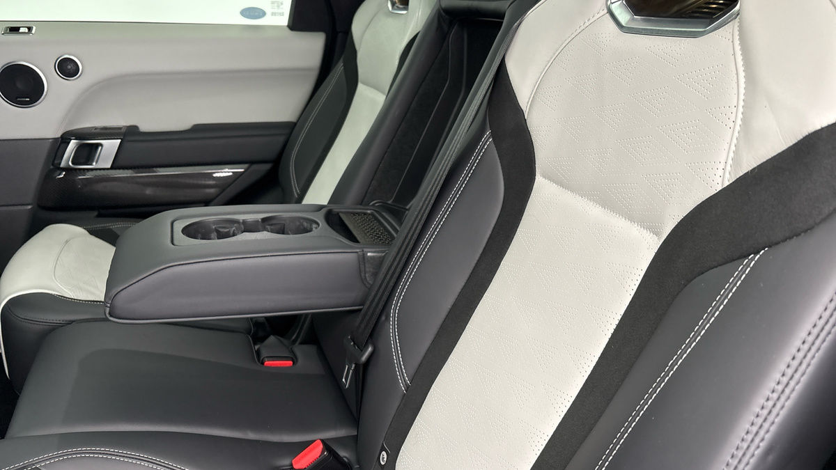 Land Rover Range Rover Sport Image 9