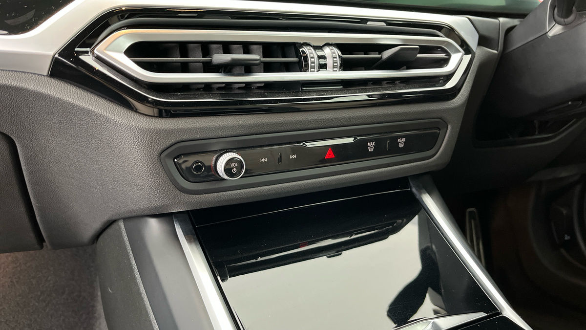 BMW 2 Series Image 6