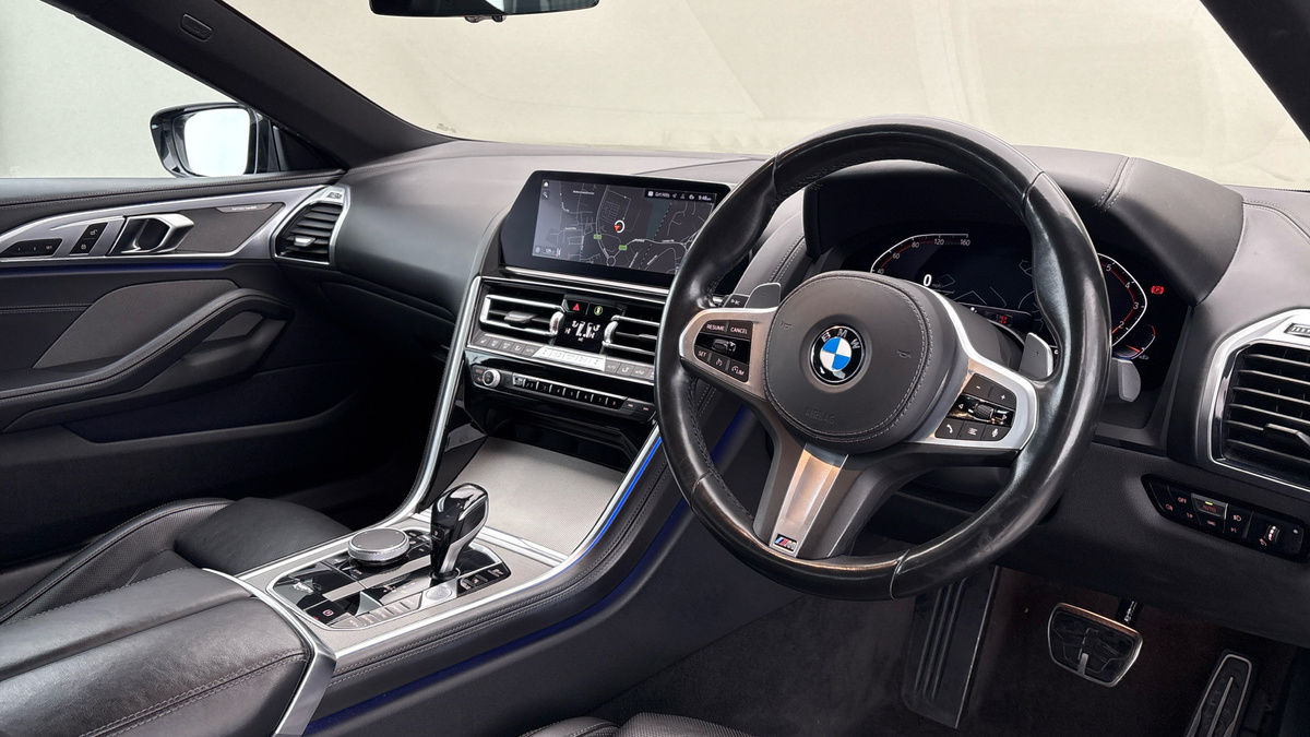 BMW 8 Series Image 5