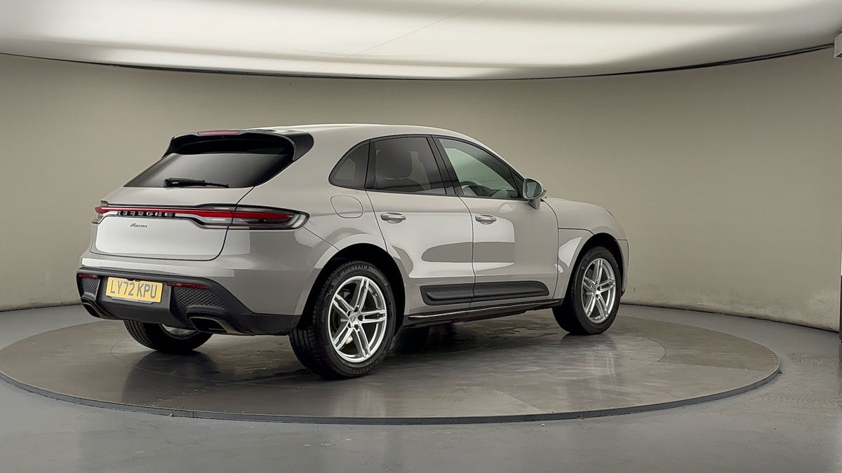 Porsche Macan Image 21