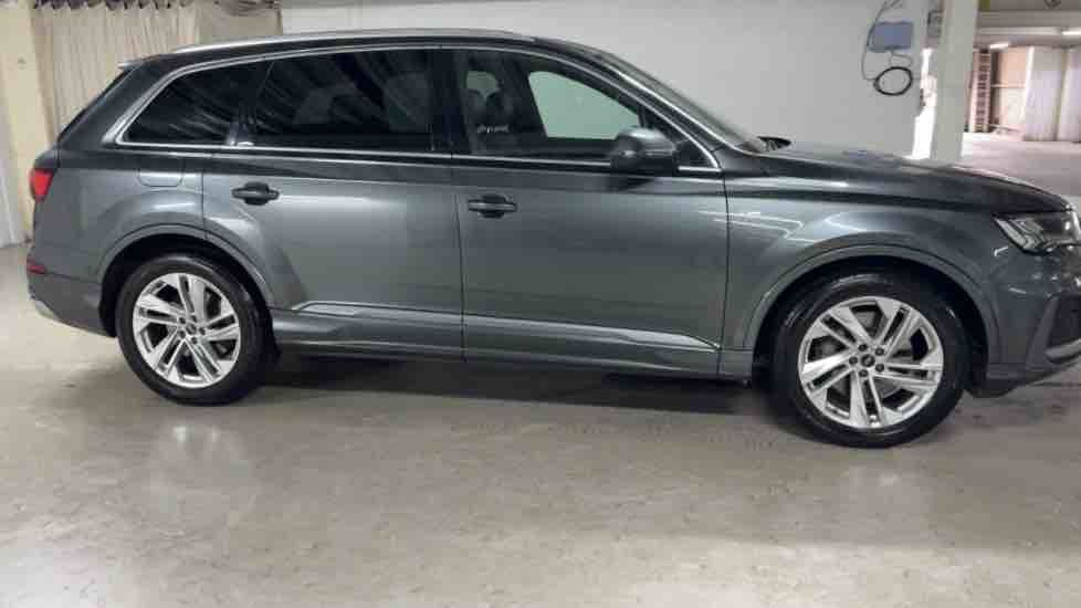 More views of Audi Q7