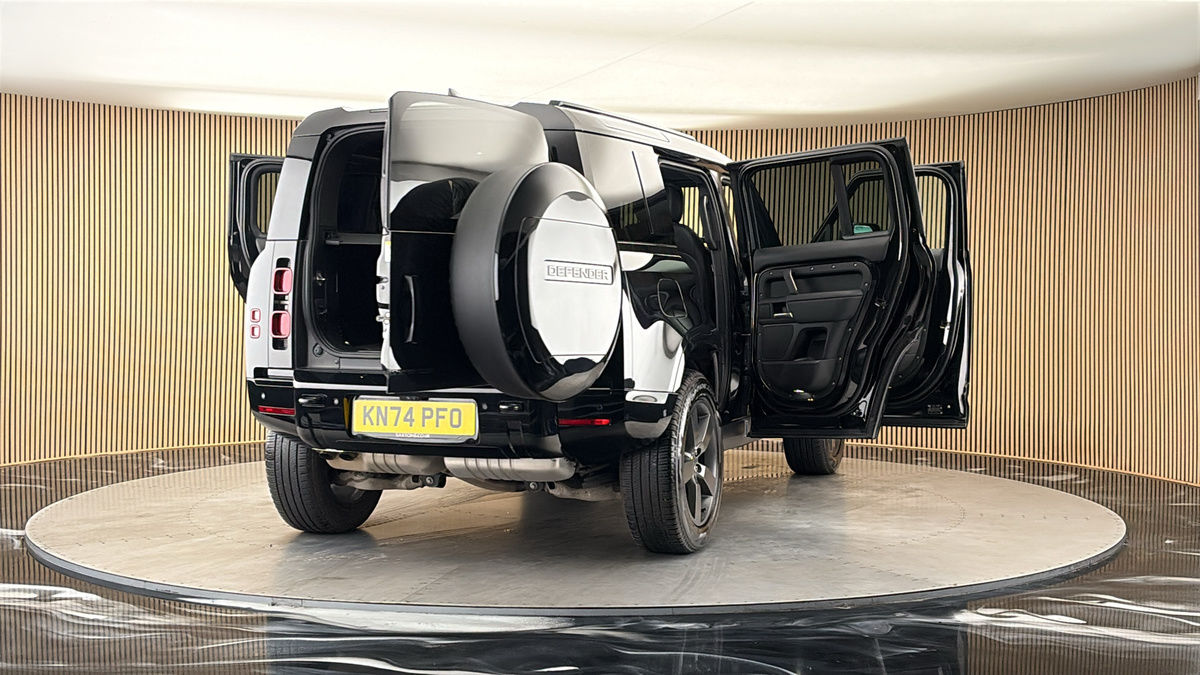 More views of Land Rover Defender 110