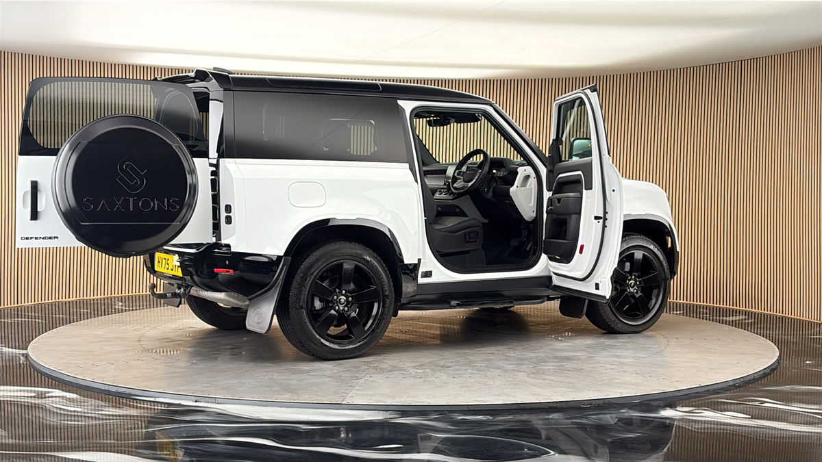 More views of Land Rover Defender 90