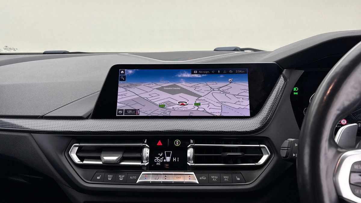 BMW 1 Series Image 17