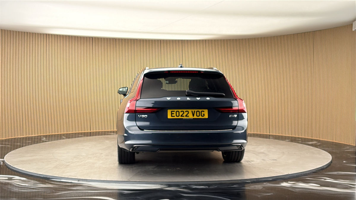 More views of Volvo V90