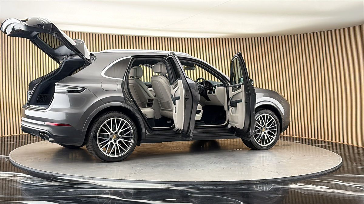 More views of Porsche Cayenne