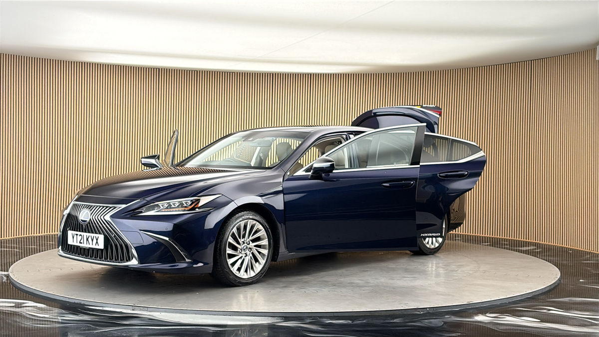 Lexus ES Image 22