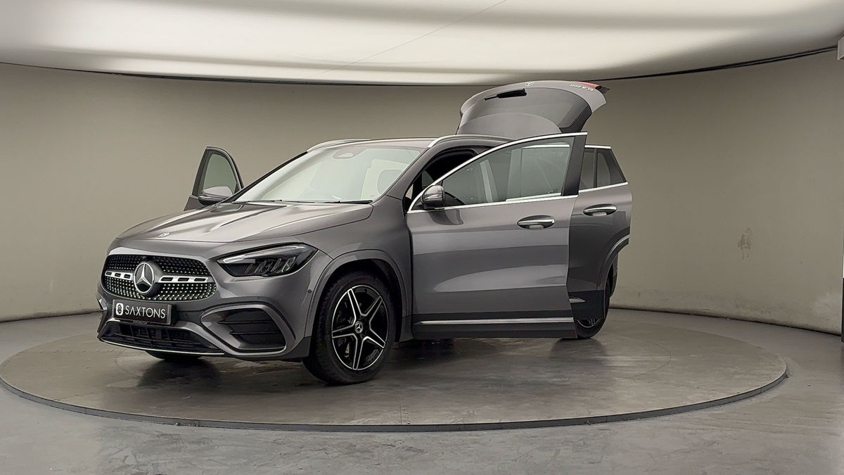 More views of Mercedes-Benz GLA