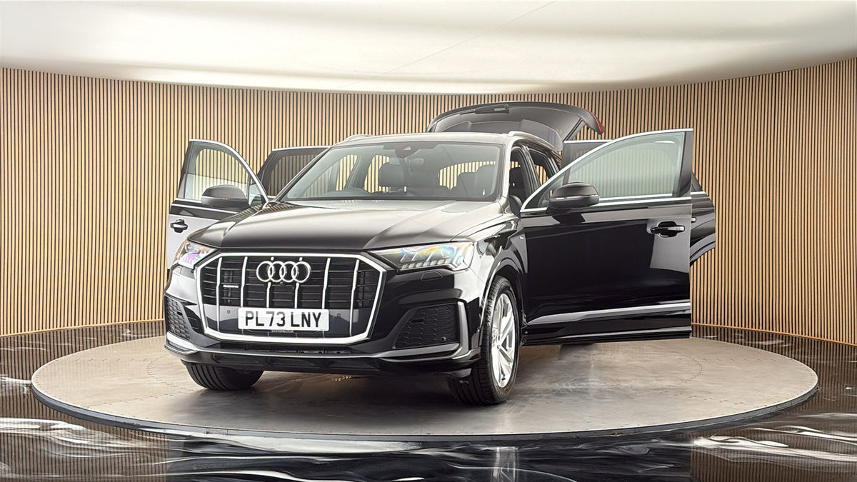 More views of Audi Q7