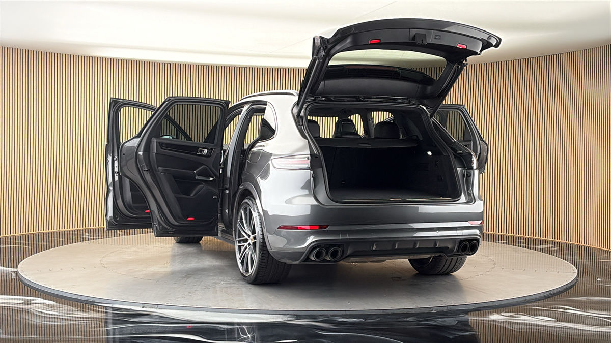 More views of Porsche Cayenne