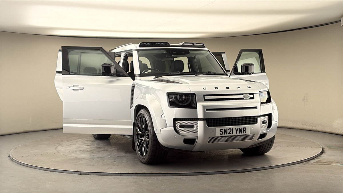 More views of Land Rover Defender 110