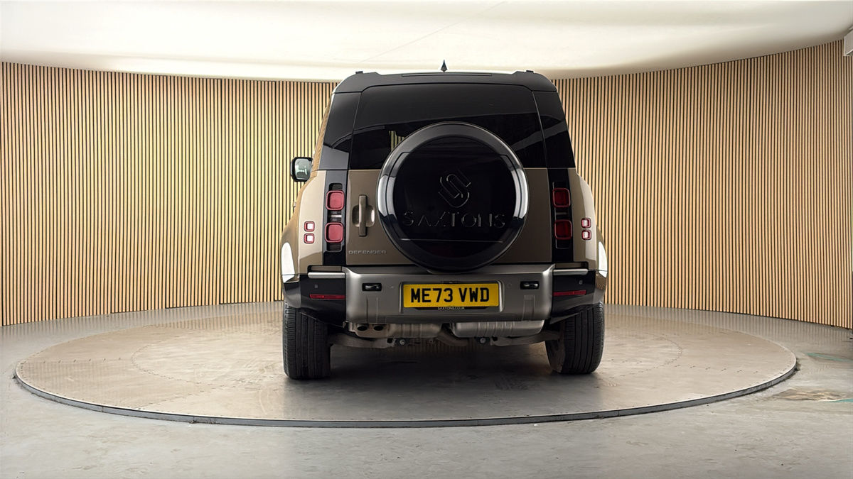More views of Land Rover Defender 110