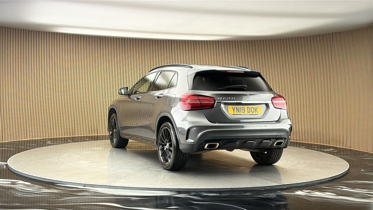 More views of Mercedes-Benz GLA