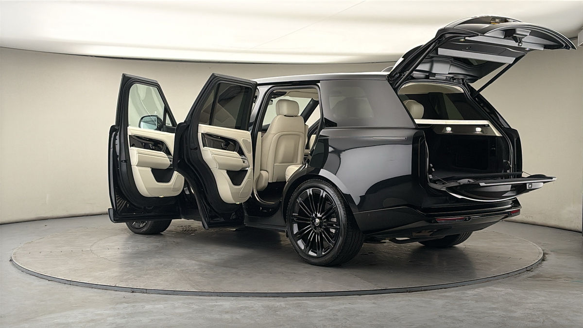 More views of Land Rover Range Rover