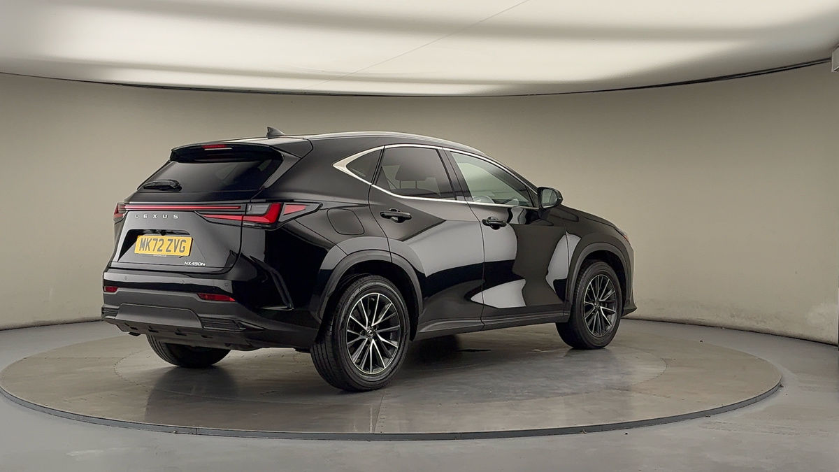 Lexus NX Image 21
