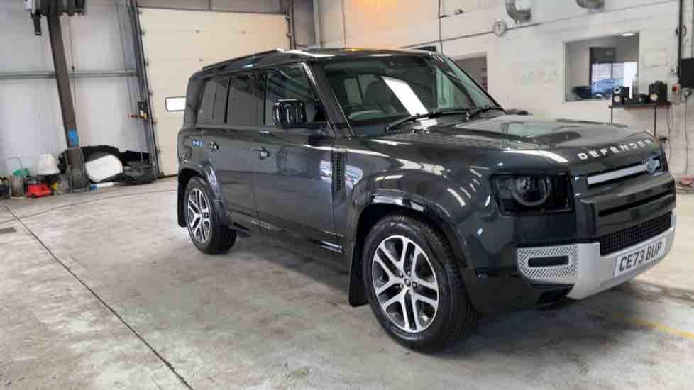 More views of Land Rover Defender 110