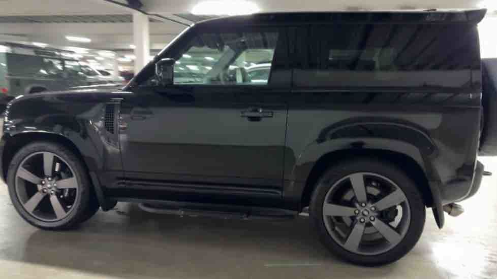 More views of Land Rover Defender 90