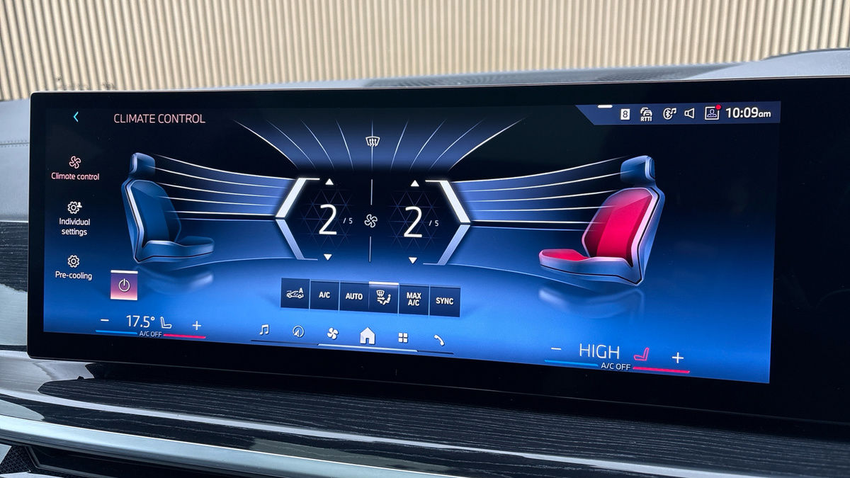 BMW X7 Image 38