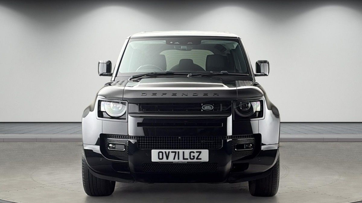 Land Rover Defender 110 Image 3