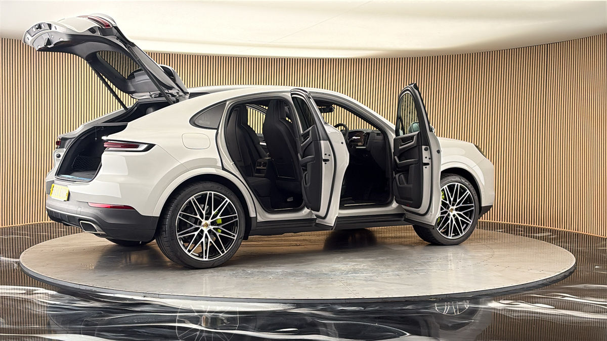 More views of Porsche Cayenne