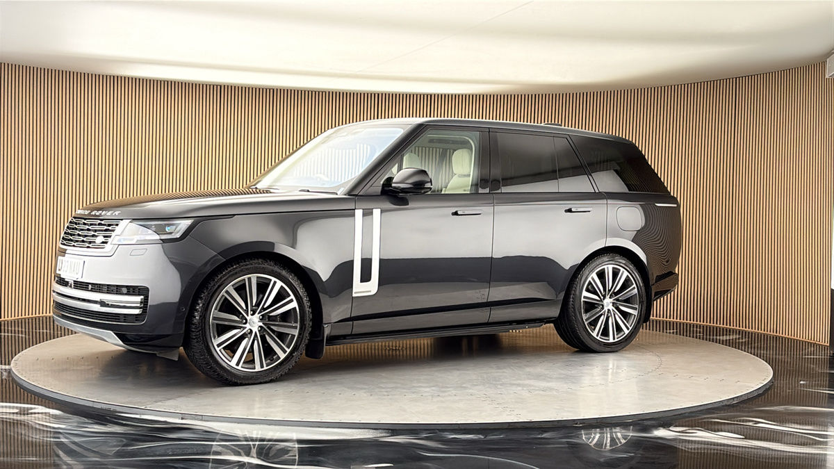 More views of Land Rover Range Rover