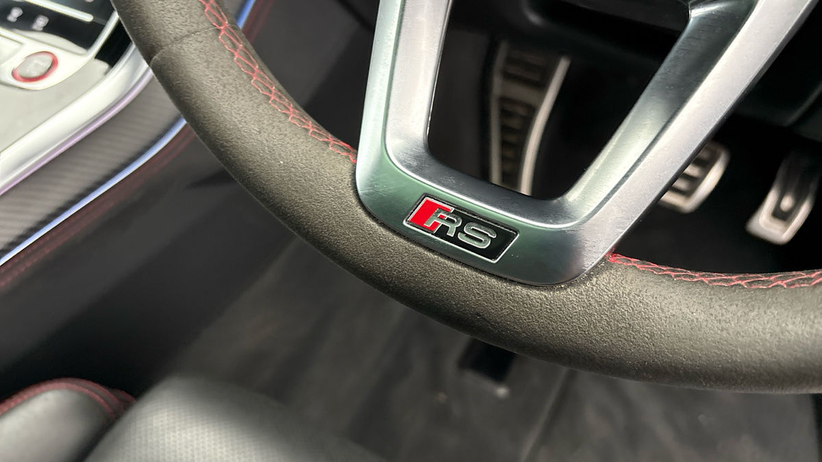 Audi RSQ8 Image 26