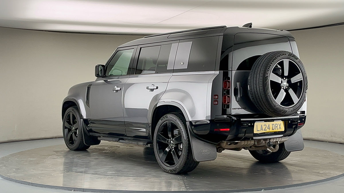 Land Rover Defender 110 Image 2