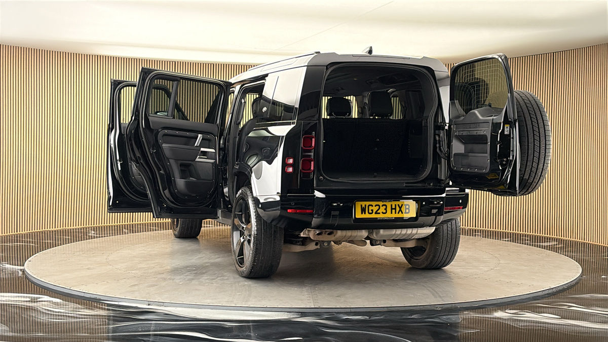 More views of Land Rover Defender 110