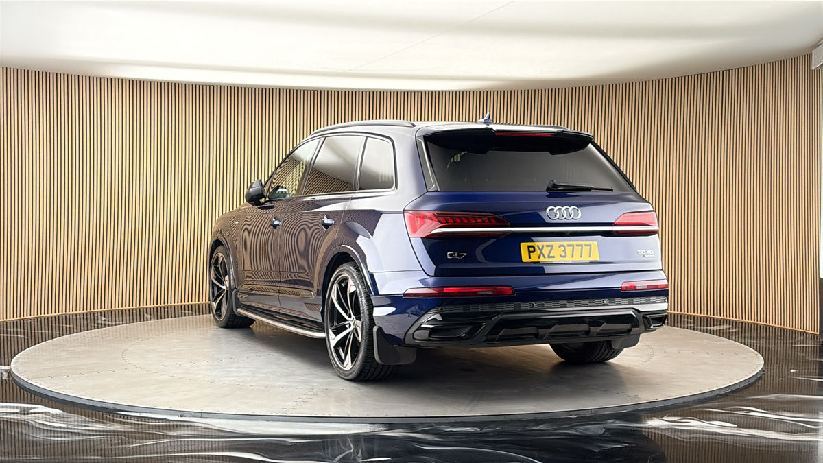 More views of Audi Q7