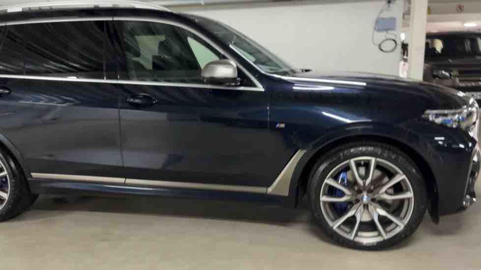 More views of BMW X7