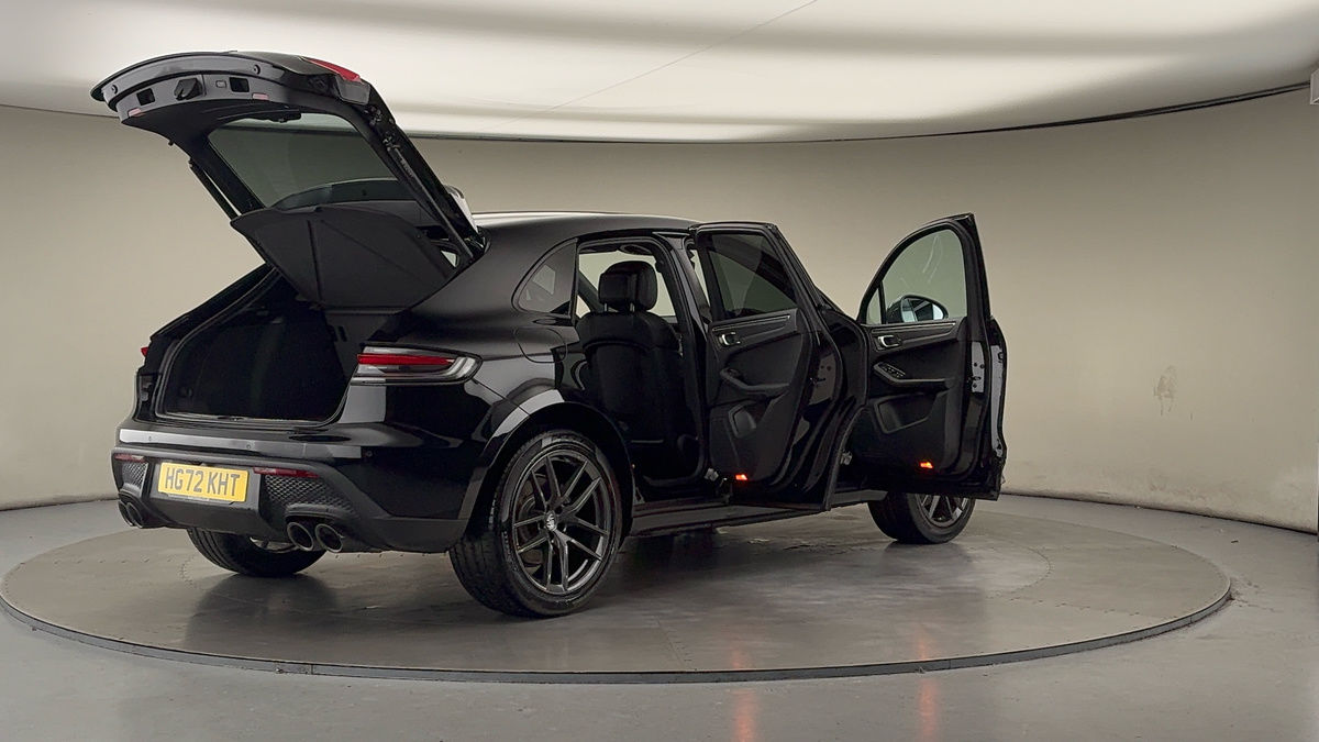 More views of Porsche Macan