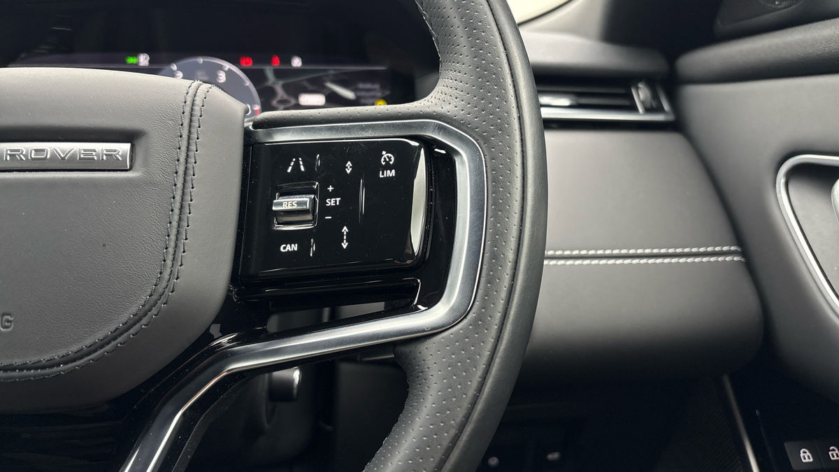 Land Rover Range Rover Velar Image 14