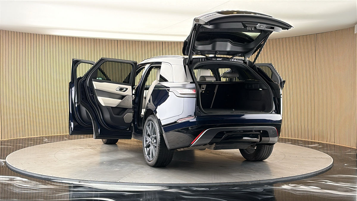 More views of Land Rover Range Rover Velar