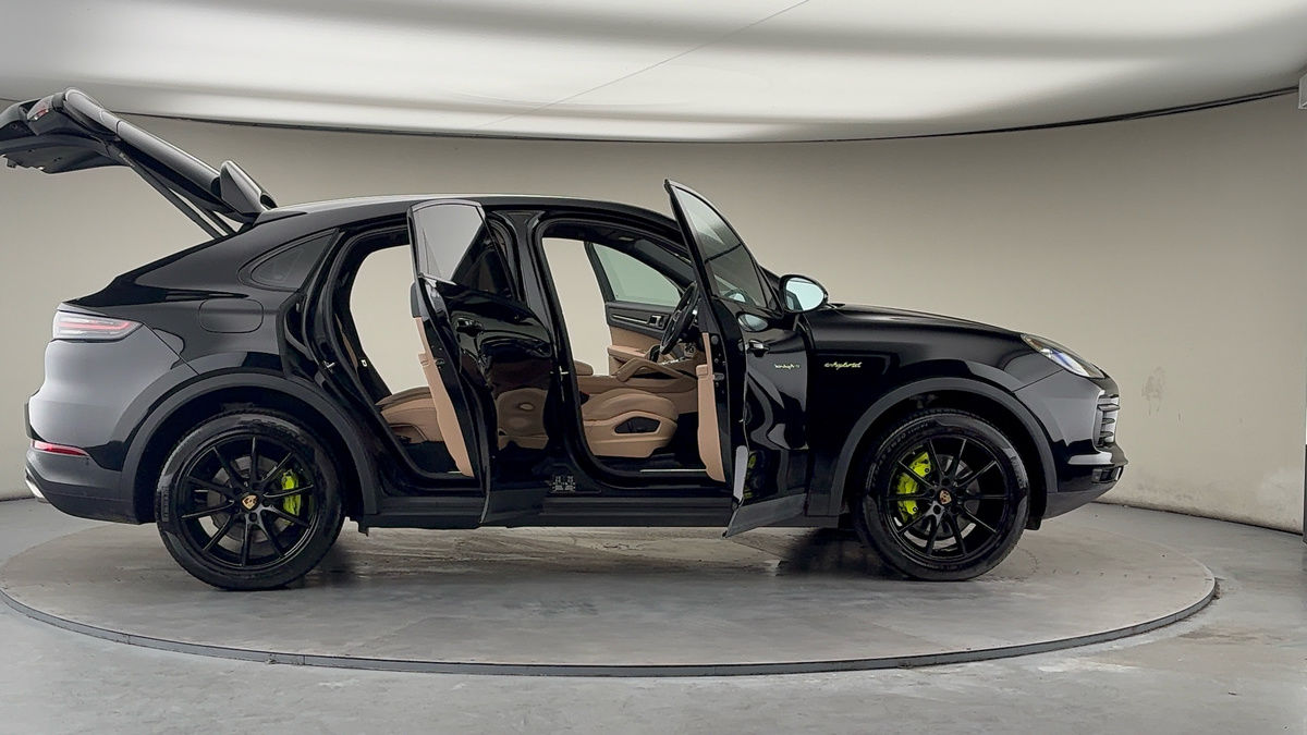 More views of Porsche Cayenne