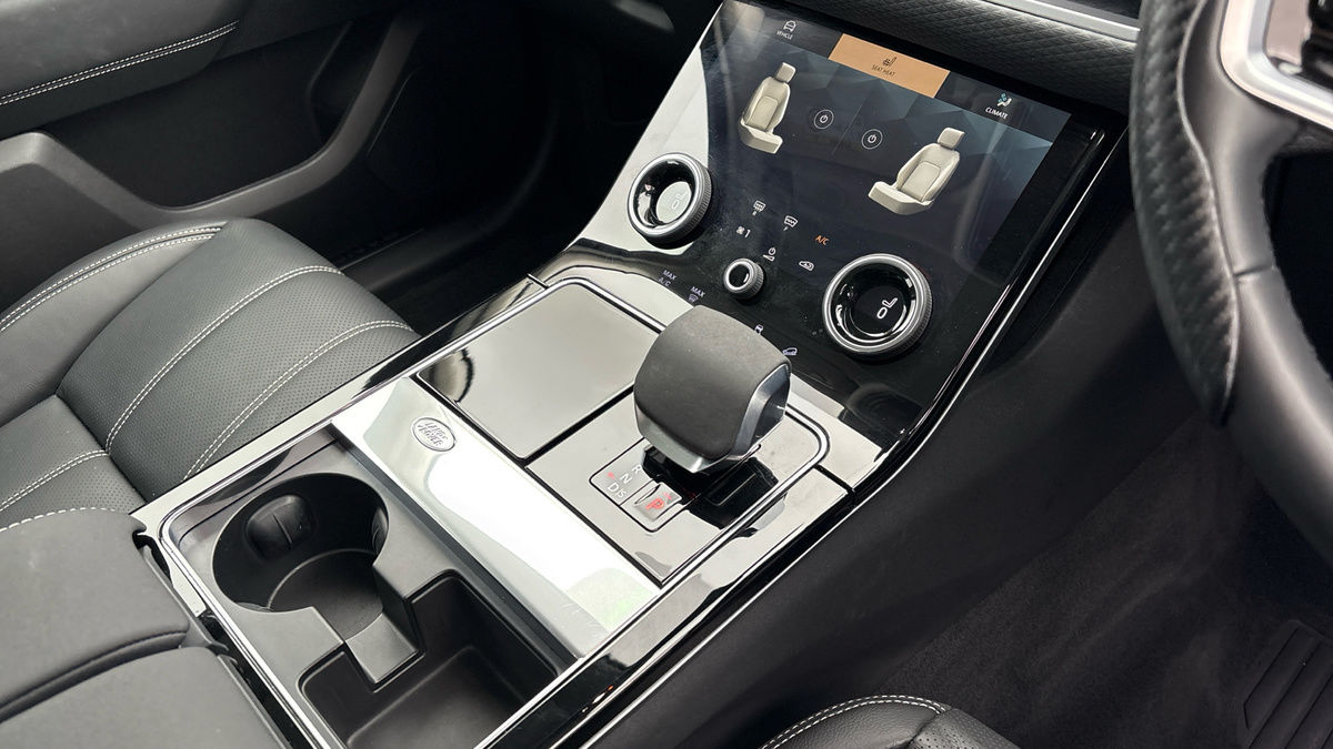 Land Rover Range Rover Velar Image 18