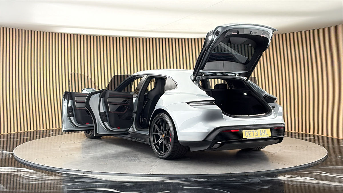 Porsche Taycan Image 23