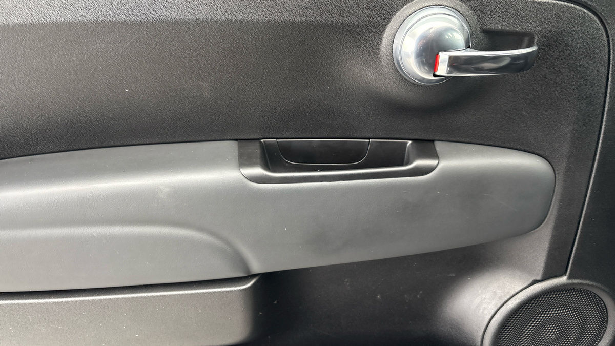 Abarth 695C Image 19